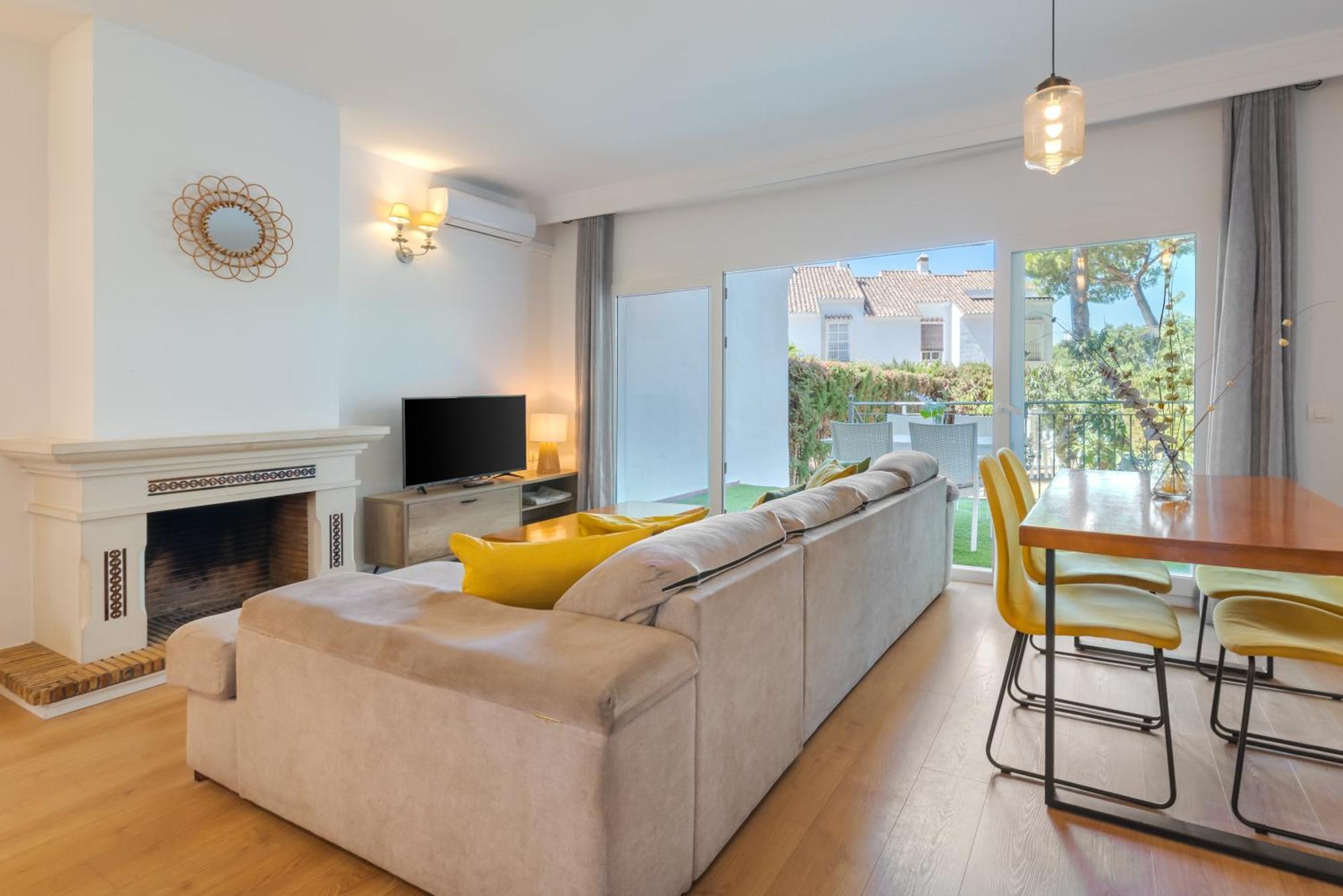 Wintowinrentals Townhouse, Pool & Beach มาร์เบยา ภายนอก รูปภาพ