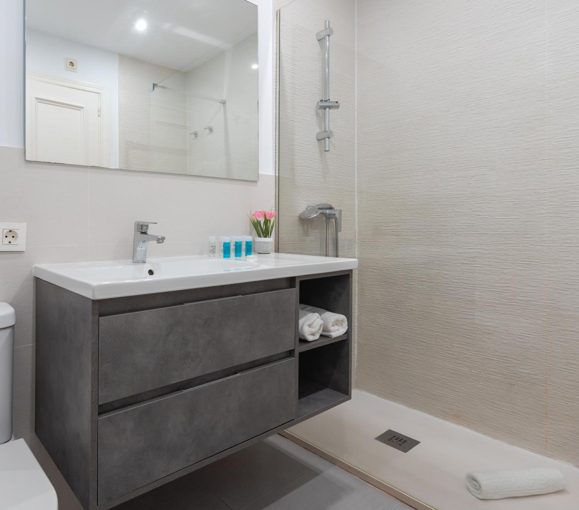 Wintowinrentals Townhouse, Pool & Beach มาร์เบยา ภายนอก รูปภาพ