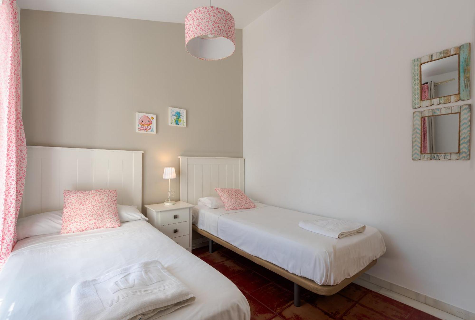 Wintowinrentals Townhouse, Pool & Beach มาร์เบยา ภายนอก รูปภาพ