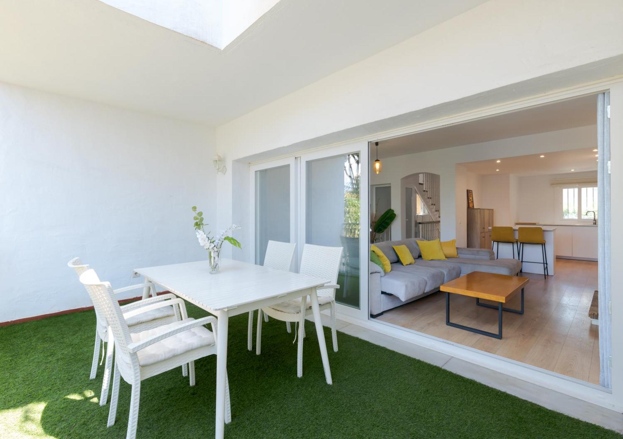 Wintowinrentals Townhouse, Pool & Beach มาร์เบยา ภายนอก รูปภาพ