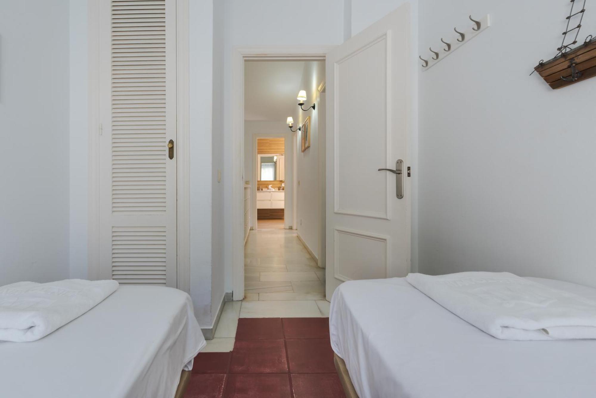 Wintowinrentals Townhouse, Pool & Beach มาร์เบยา ภายนอก รูปภาพ